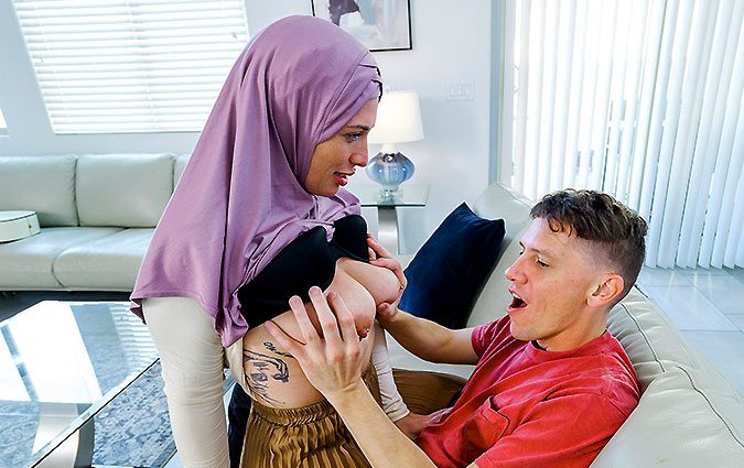 HijabMylfs – Married Discreet & Horny/ Kaylee Lang