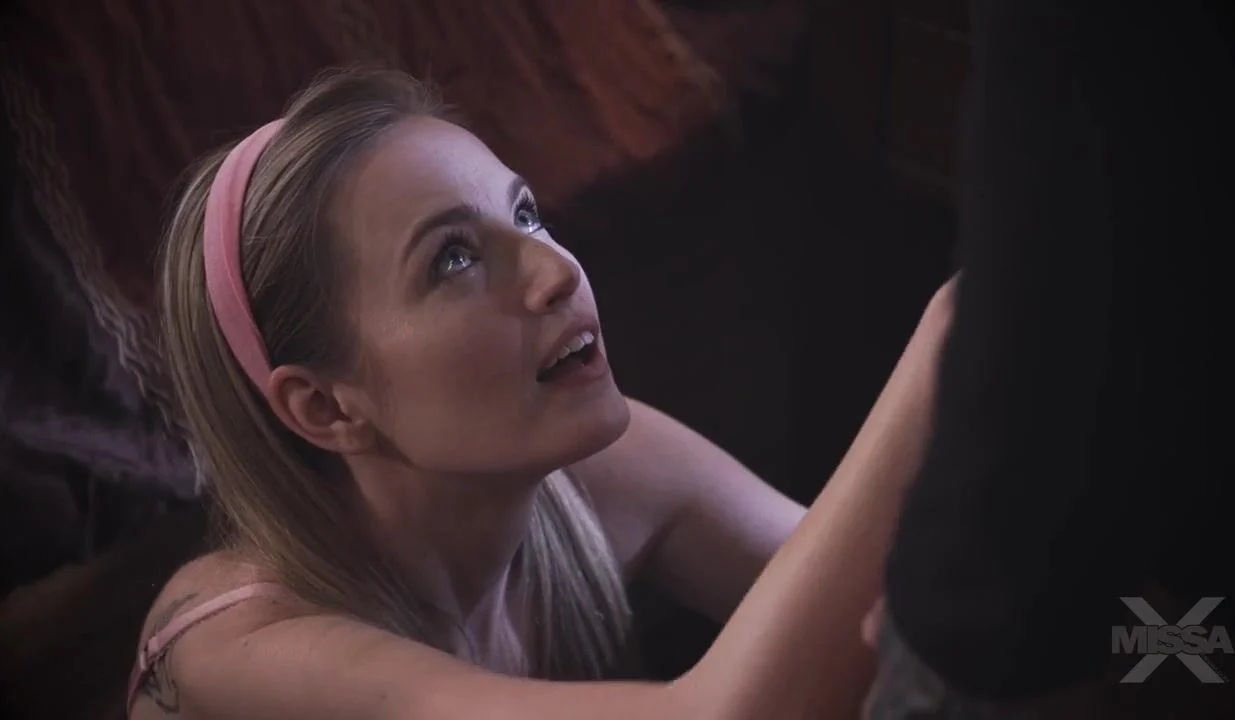 MissaX – Obedient Daughter/ Scarlett Sage