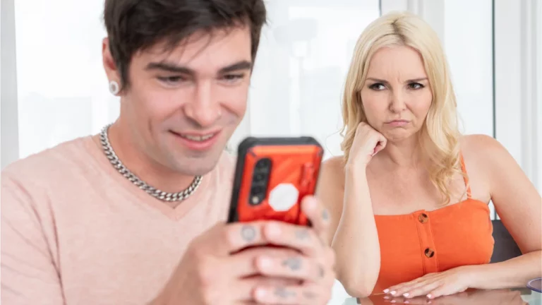 OopsFamily – Stepmoms Pussy is Better than AI/ Aaliyah Love