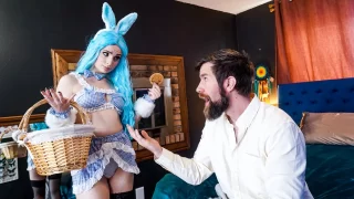 ExxxtraSmall – Hop on this Carrot/ Evie Christian