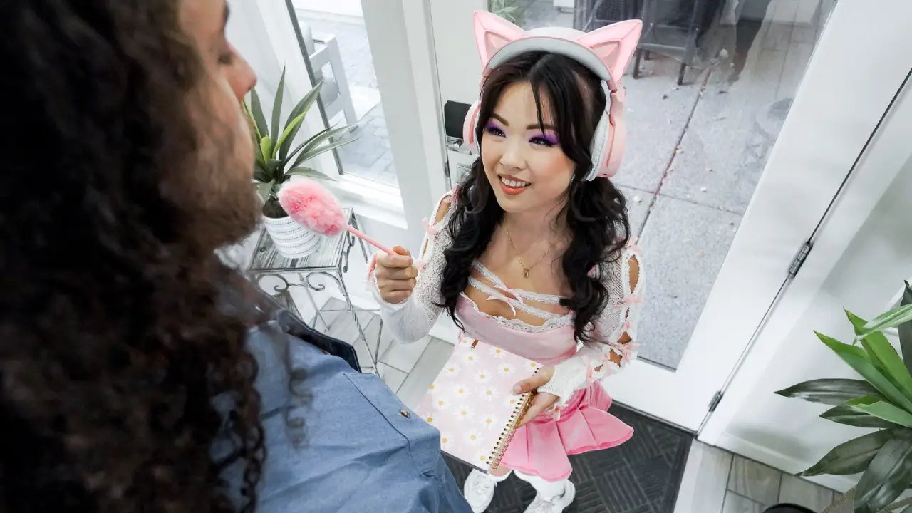 ExxxtraSmall – Lulu the Tiny Manga Muse/ Lulu Chu